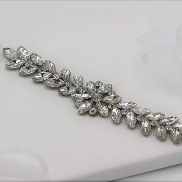 "Wonder" Floral Rhinestone Sash - Picture 4 of 4